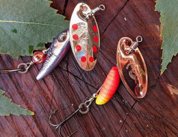 Блешні Savage Gear Grub Spinners та Sticklebait Spinner - підкори течію!