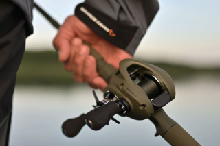 Котушка Savage Gear SG8 BC 250 LH 7+1BB 6.6:1