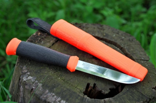 Нож Morakniv Outdoor 2000 Orange, нержавеющая сталь