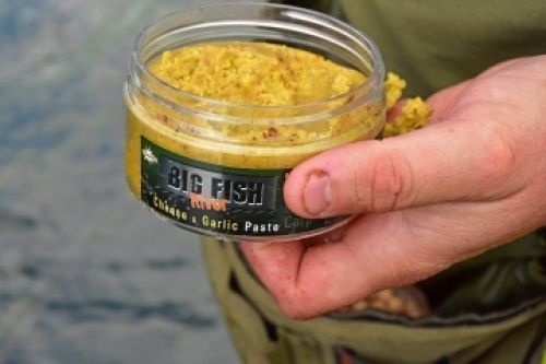 Паста Dynamite Baits Big Fish River Paste - Cheese & Garlic (DY1394)